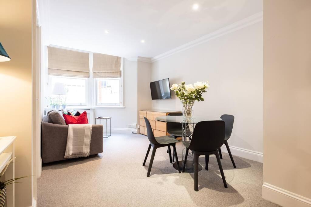 Spacious One Bedroom Flat By South Kensington 3 Month Minimum Casa vacanze *