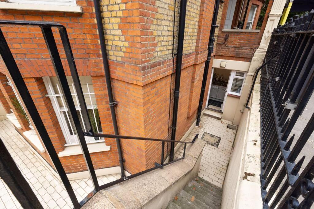 Spacious One Bedroom Flat By South Kensington 3 Month Minimum Londra